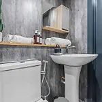 Stunning Modern Mezzanine * ليدز