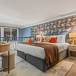 شقة Stunning Modern Mezzanine