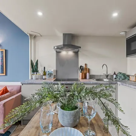 Stunning Modern Mezzanine 利兹