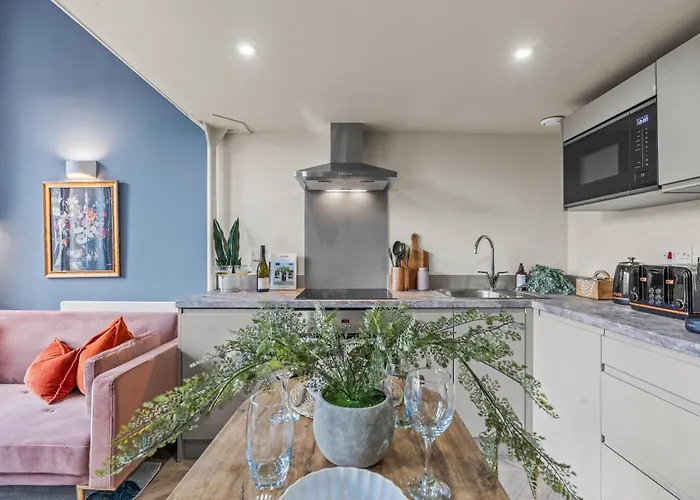 Stunning Modern Mezzanine Leeds (West Yorkshire)